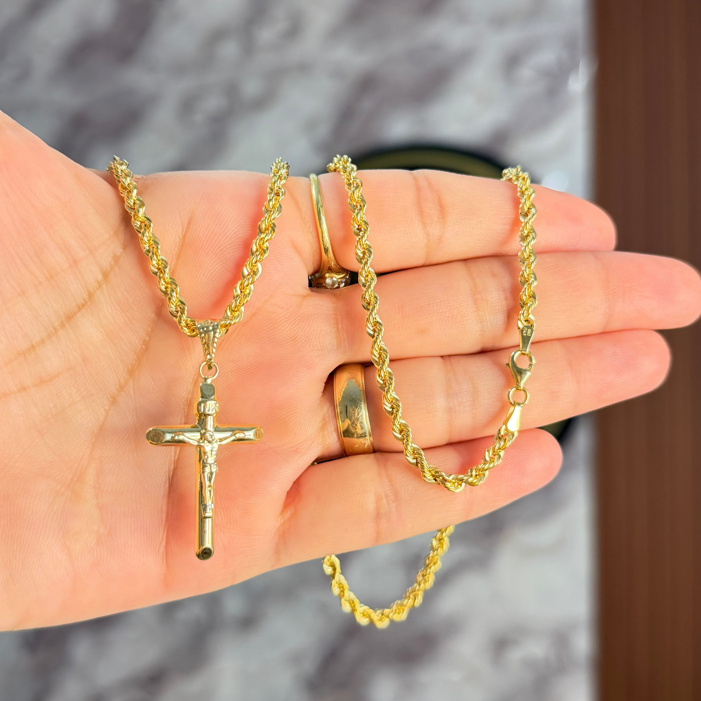 Cadena de cuerda con colgante / 8,6g / 60cm / 4mm / Oro italiano de 18K