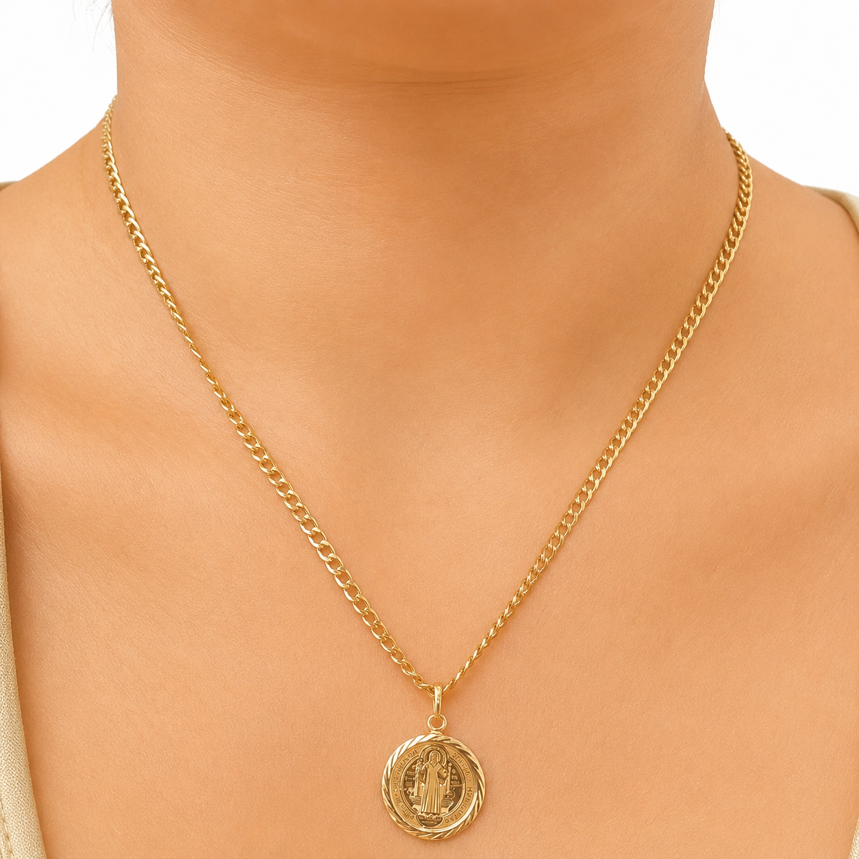 Cadena cubana con colgante / 4.53g/ 45cm/ 4mm/ Oro italiano 18k