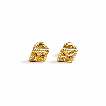 Pendientes de botón en forma de diamante / 0,8 g / 6 mm / Oro de 18K