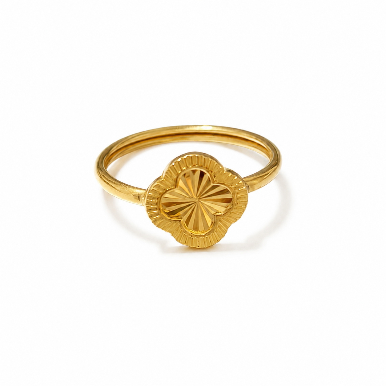 Anillo Trébol / 1,5 g / Talla 8 / Oro 18K