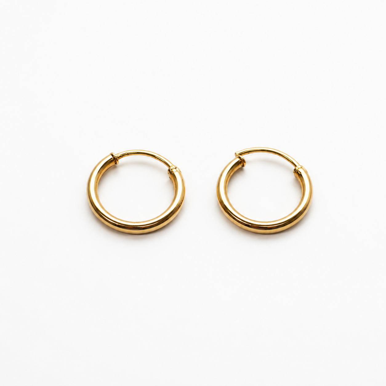 Thin Hoop Earrings / 0.70gr / 1.3cm / 18k Italian Gold