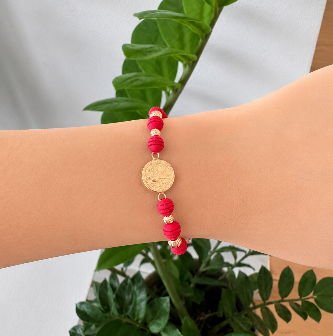Red San Benito Macramé Bracelet in 18K Gold