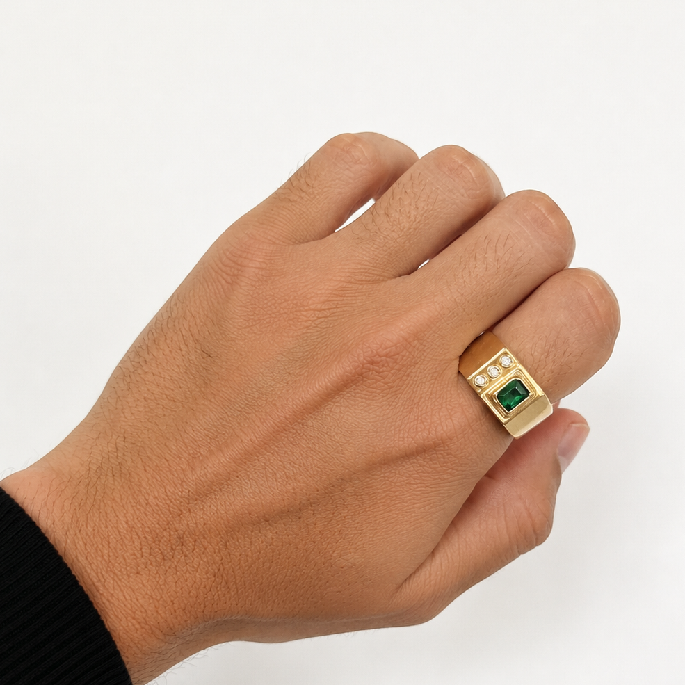 Green Zircon Ring / 3.03 gr / Size 11 1/2 / 6 mm / 18K Gold