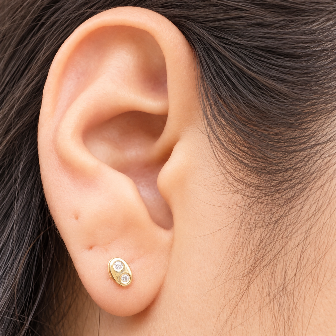 Gucci Stud Earrings with Stone
/ 5mm / 18K Italian Gold