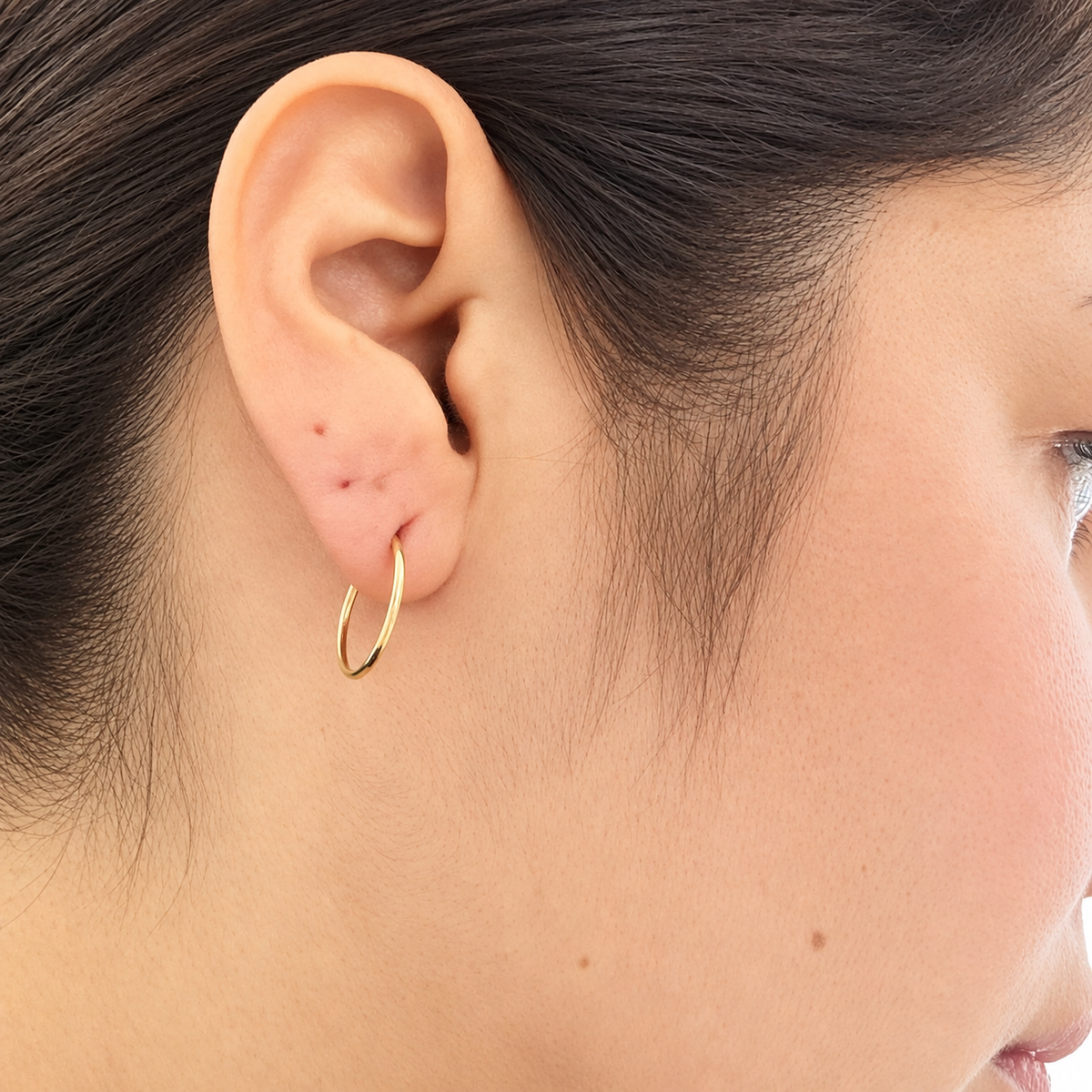 Thin Hoop Earrings / 0.60 gr / 1.6 cm / 18K Italian Gold