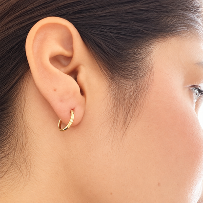 Thin Hoop Earrings / 0.55gr / 1.3cm / 18k Italian Gold