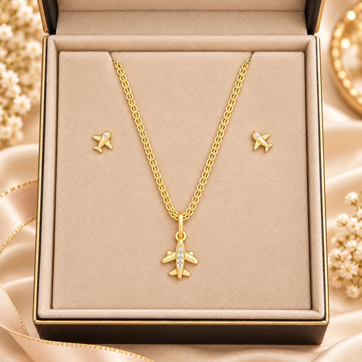 Juego de Cadena, Colgante y Aretes / 3.11 gr / 50 cm / Aretes / 0.57 / Oro de 18K