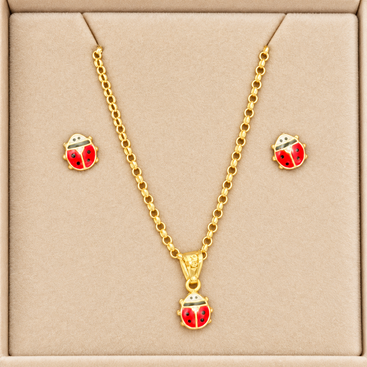 Chain, Pendant & Earrings Set / 1.6 gr / 45 cm / Earrings / 0.6 / 18K Gold
