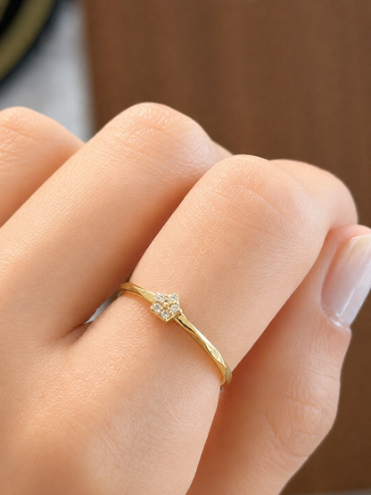 ANILLO DE FLOR CON PIEDRA