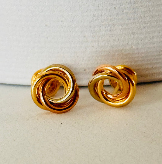 TRI-GOLD  NUDO  EARRINGS
