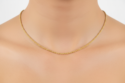 MINI ROPE CHAIN - Close-up cuello modelo