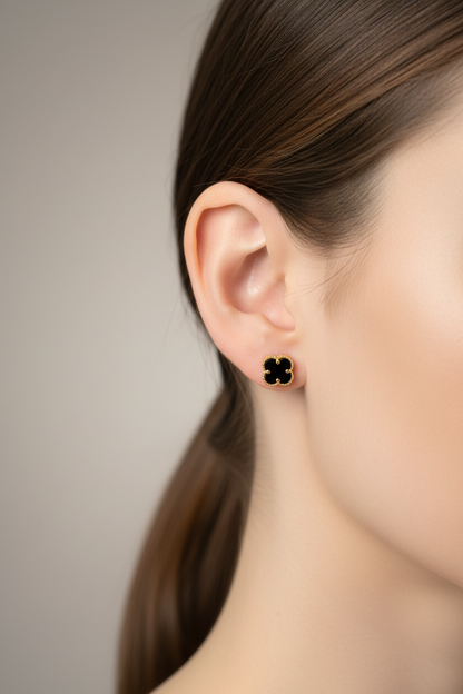 Modelo usando arete CLOVER STONE - fotografía profesional