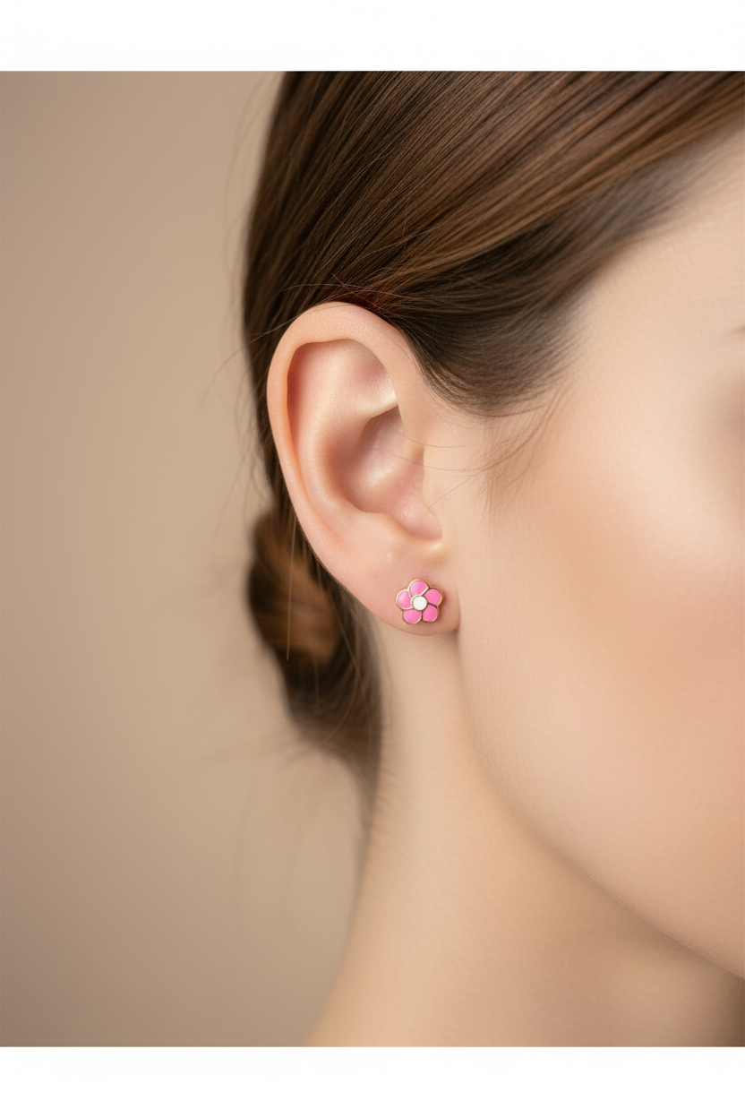 Modelo usando arete FLOWER PINK - fotografía profesional