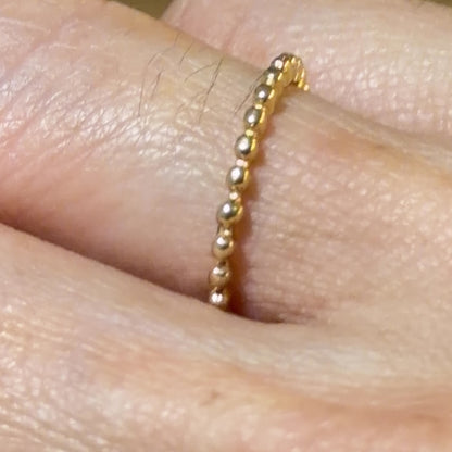 Mari Ring / 1.3 gr / Size 5 1/2 / 18K Gold