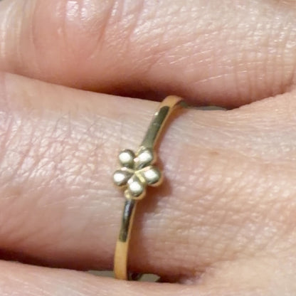 Flower Ring / 1.06 gr / Size 7 / 18K Italian Gold