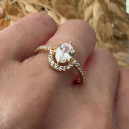 Stone Solitaire Ring / 1.98g / Size 7/ 18K Italian Gold