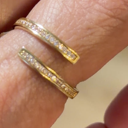 Crossed Ring / 2.15 gr / Size 8 1/2 / 18K Italian Gold
