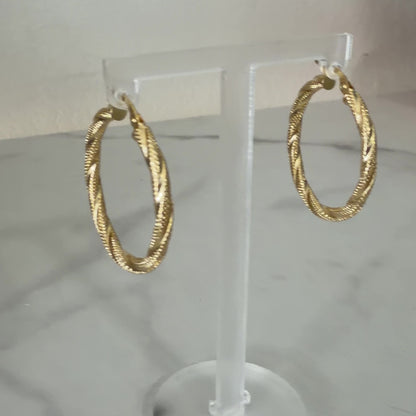 Diamond-Cut Twist Hoops
 / 2.4gr / 3.5 cm / 18k Italian Gold
