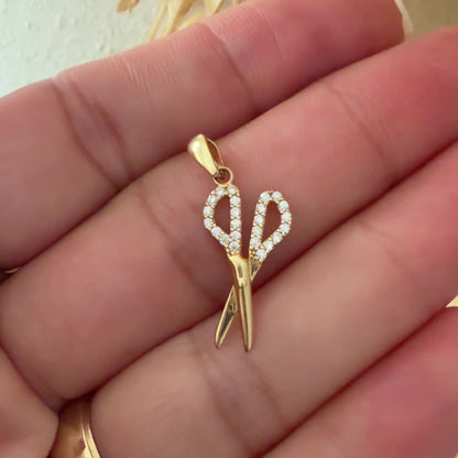Scissors Pendant with Zirconia
/1.06gr / 2.5cm / 18K Italian Gold