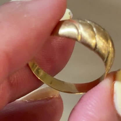 Textured Ring / 1.4 gr / Size 7 1/2 / 7 mm / 18K Gold