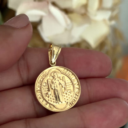 Large San Benito Pendant / 2.7 gr / 3 cm / 18K Gold