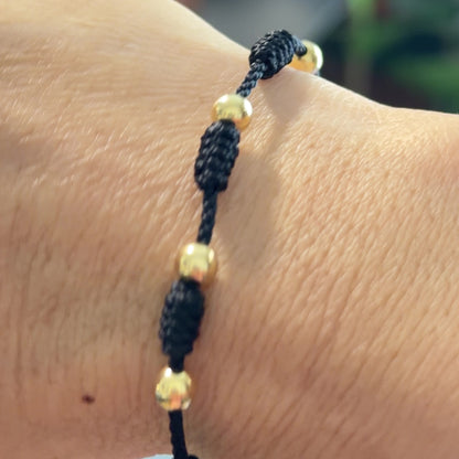 Black 7-Knot Bracelet With Gold Beads/5mm