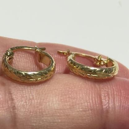 Nancy Hoop Earrings / 1gr / 1.4cm / 18k Italian Gold