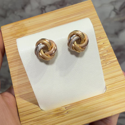 Three-Tone Gold Knot Stud Earrings
/ 1.37gr / 10mm / 18K Italian Gold