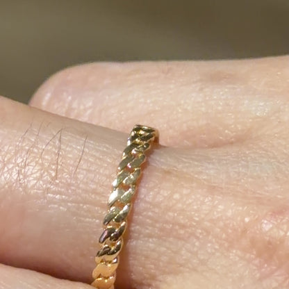 Cuban Ring / 1.12 gr / Size 6 1/2 / 18K Italian Gold