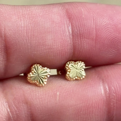 Mini aretes de trébol / 0,5 g / 4 mm / Oro italiano de 18 quilates