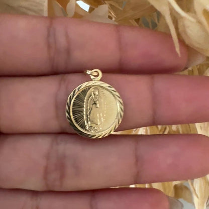 Our Lady of Guadalupe Medal Pendant / 0.95 gr / 2.3 cm / 18K Italian Gold