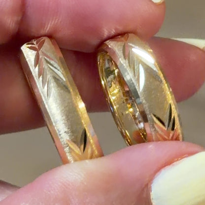 Wedding Ring Set / 2.71 g / Size 8 / 3.06 g / Size 11 / 6 mm / 18K Gold