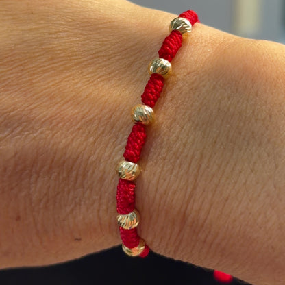 Red 7-Knot Bracelet With Gold Beads/5mm