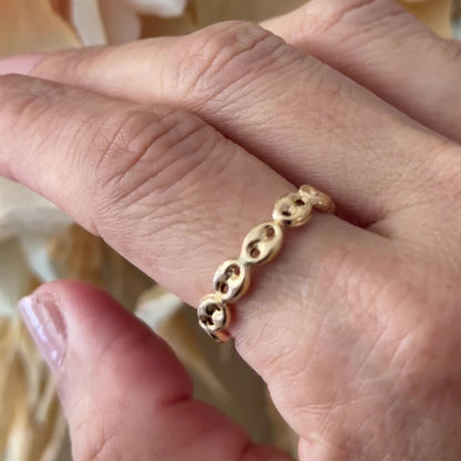 Gc Ring / 1.5 gr / Size 7 1/2 / 18K Gold