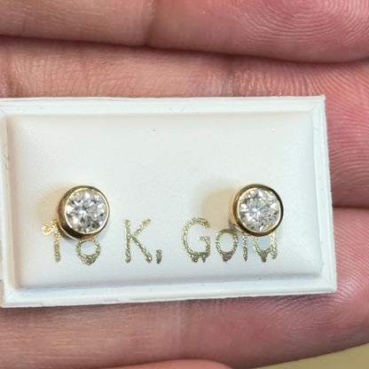 PENDIENTES DE PIEDRA CENTRAL PEQUEÑOS / 5 MM / ORO ITALIANO DE 18K