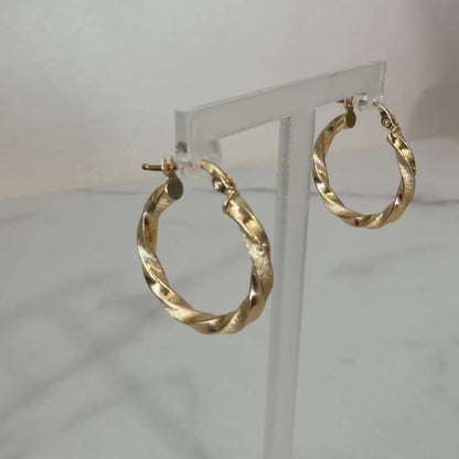 Paty Earrings / 1.91 gr / 2.2 cm / 18K