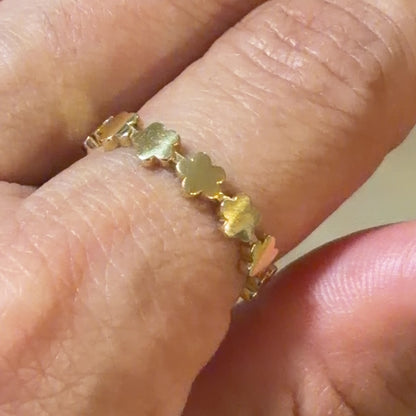 Flower Ring / 1.84 gr / Size 8 / 18K Gold