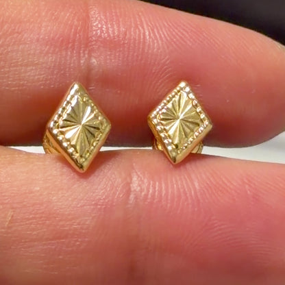Pendientes de botón en forma de diamante / 0,8 g / 6 mm / Oro de 18K