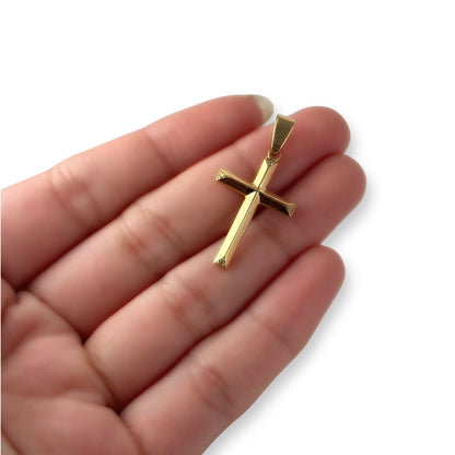 Colgante de cruz tallada con circonita cúbica / 2.25 gr / 3 cm / Oro italiano de 18K