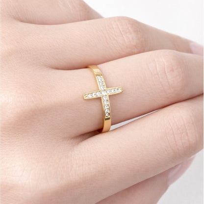 Anillo Cruz / 1.4 gr / Talla 6 1/2 / Oro italiano de 18K