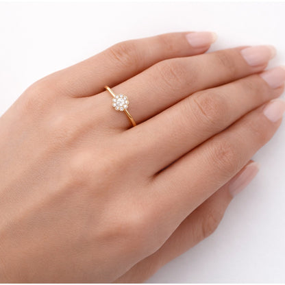Flower Ring with Stone / 1.74 gr / Size 6 1/2 / 18K Italian Gold