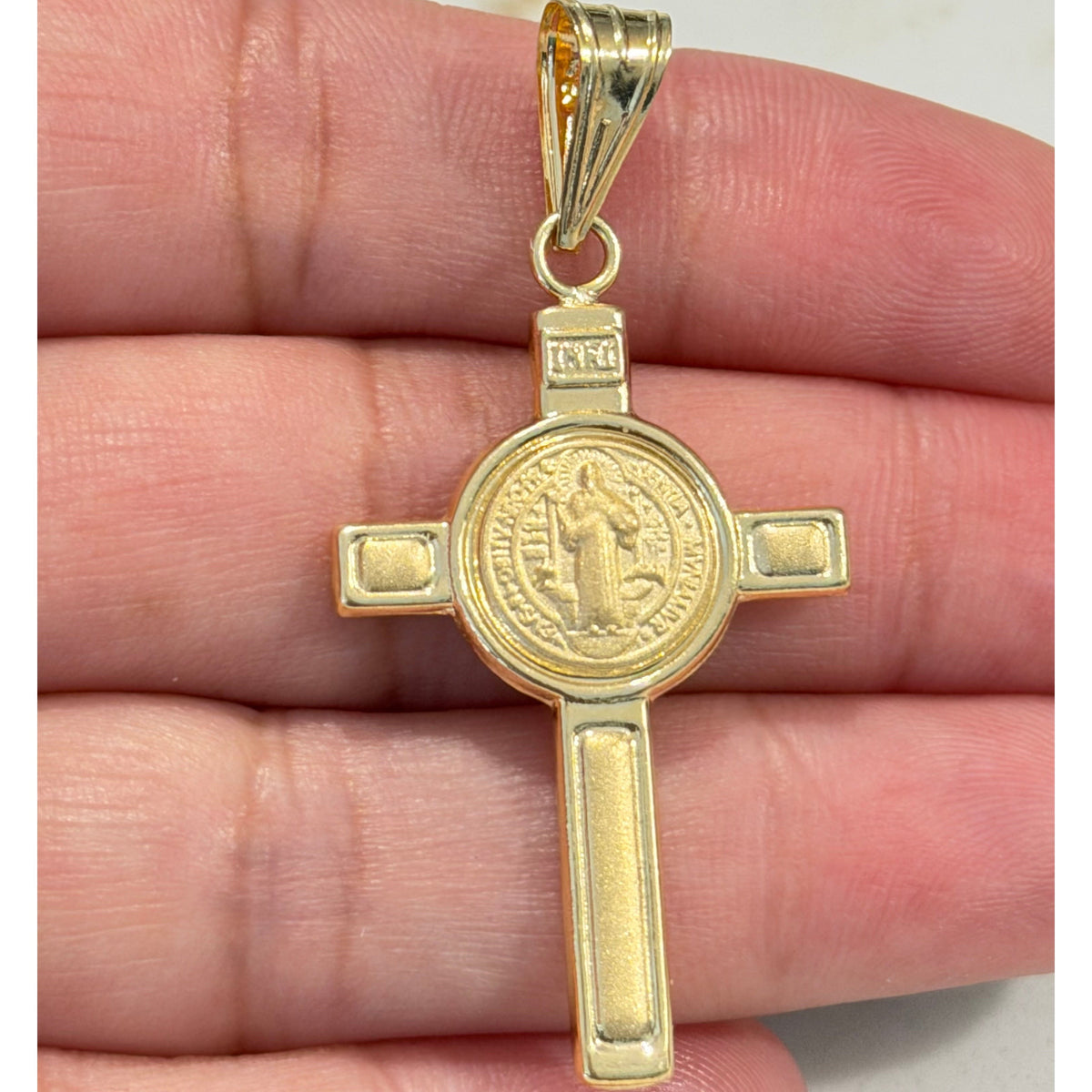 Colgante Cruz San Benito / 2.5 gr / 5.6 cm / Oro 18K