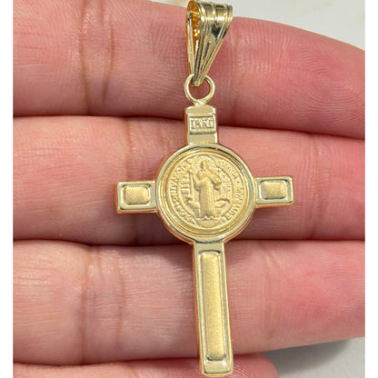 Colgante Cruz San Benito / 2.5 gr / 5.6 cm / Oro 18K