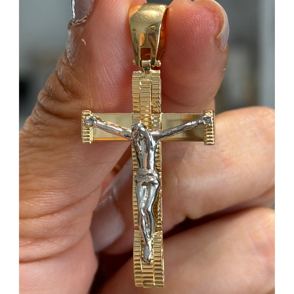Cross Pendant / 5.5 gr / 4.5 cm / 18K Italian Gold