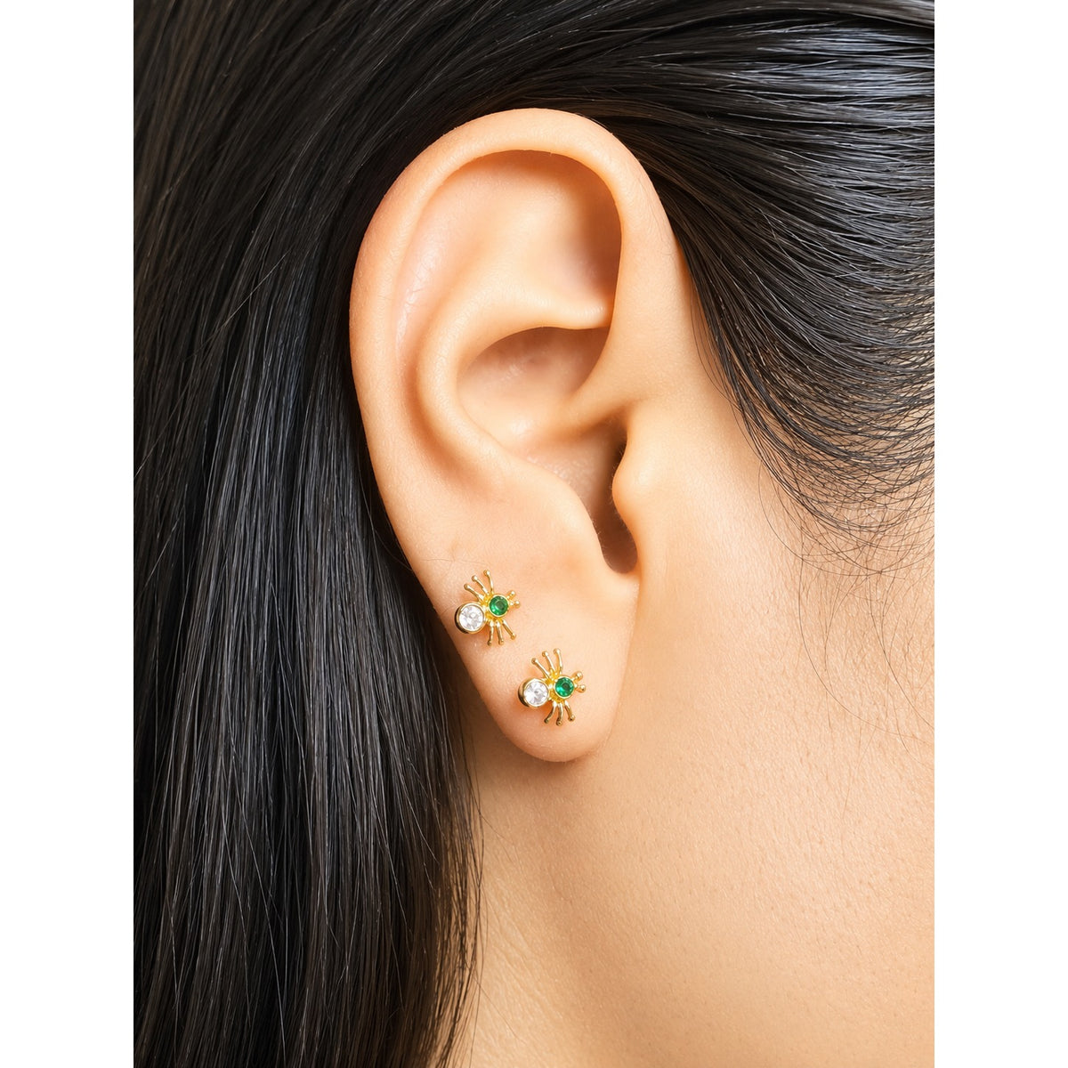 Spider Stud Earrings / 0.9 gr / 7 mm / 18K Gold