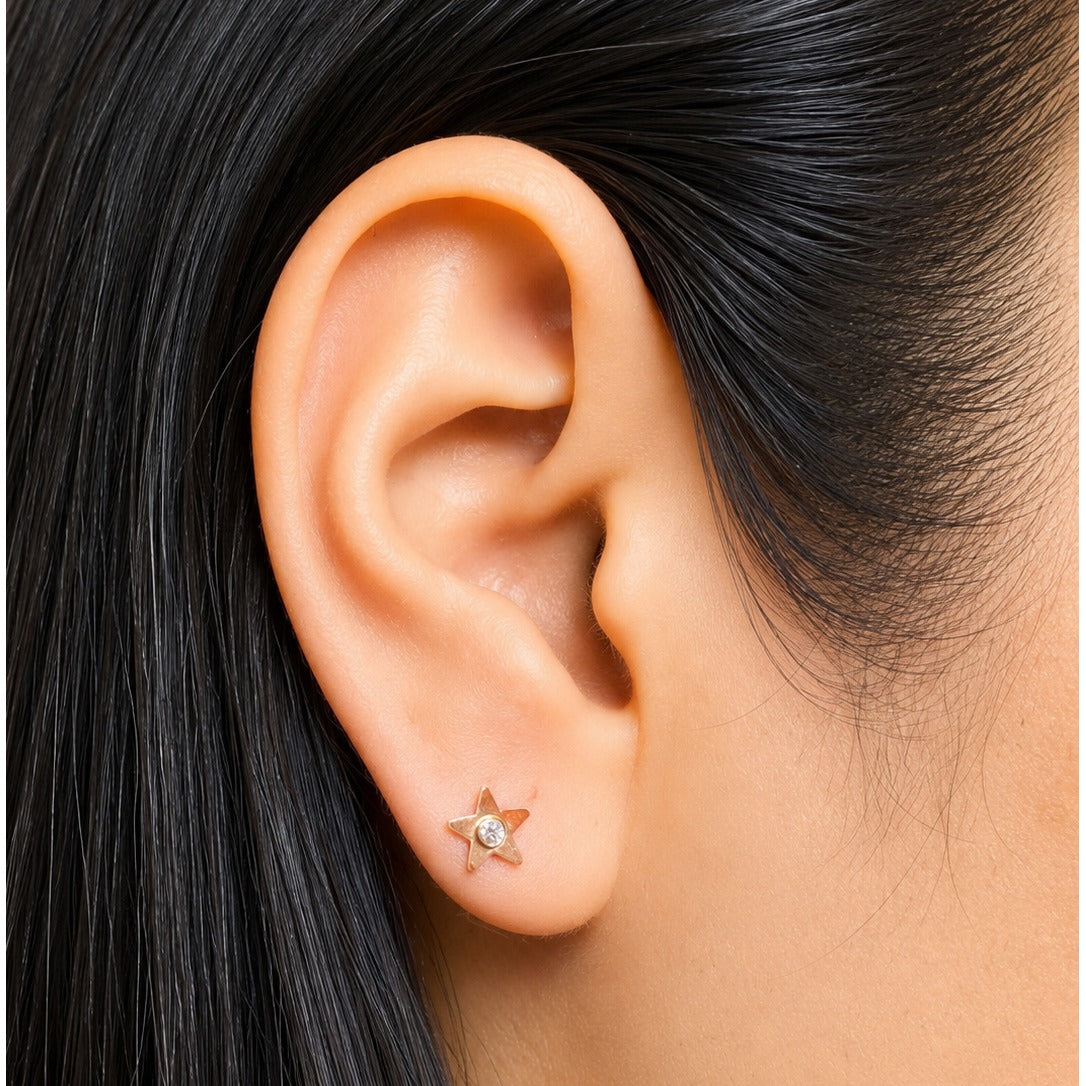 Star Earrings / 0.56 gr / 5 mm / 18K Italian Gold