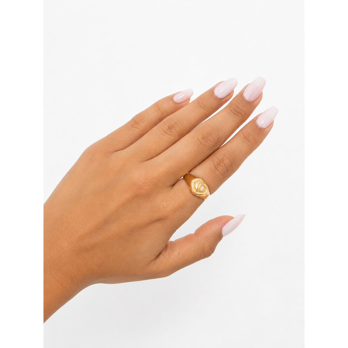 Heart Ring / 1.4 gr / Size 8 / 18K Gold