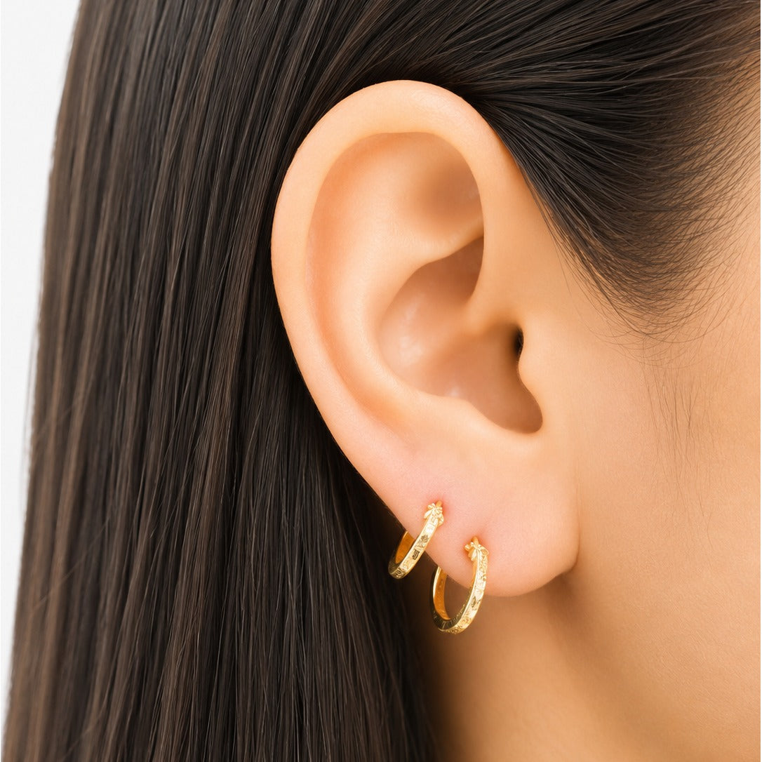 Aretes de aro Charlotte / 1 gr / 1.3 cm / Oro 18K