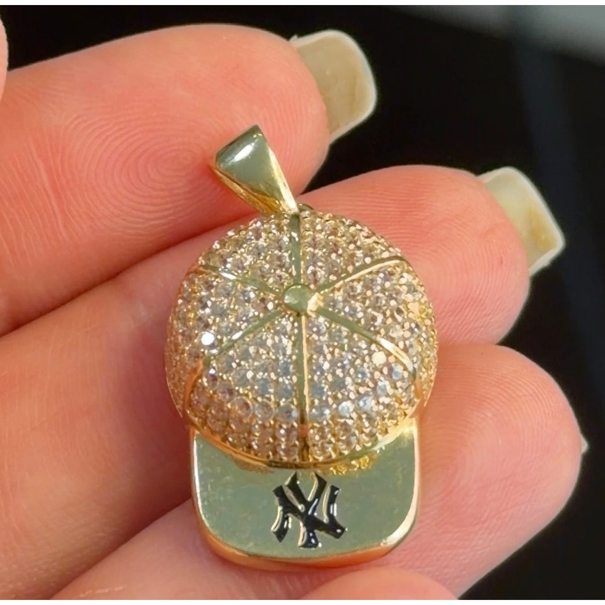 Cap Pendant with Stones / 5.72 gr / 3.2 cm / 18K Italian Gold