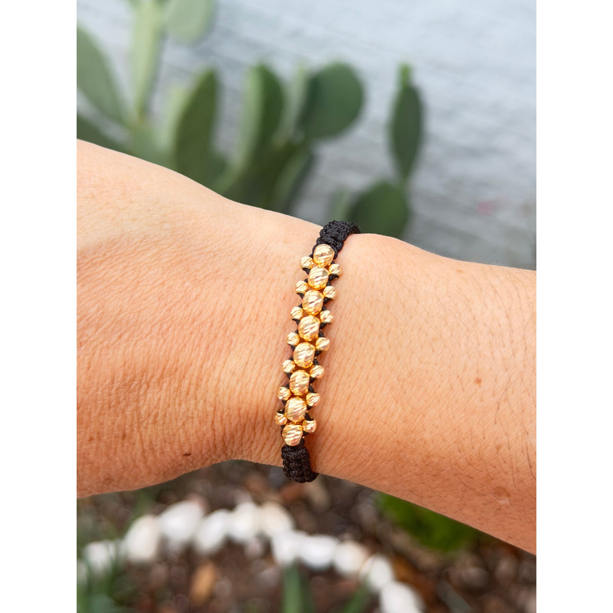 Bracelet with gold beads / 1.17 gr / 5, 3 mm